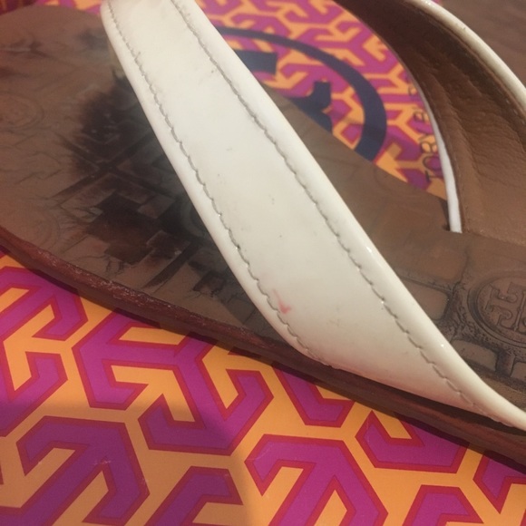 Tory Burch Ivory Patent Leather Thora Sandal 8 - Picture 7 of 8